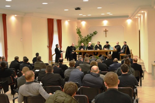Патріарх Святослав разом з єпископами Синоду зустрівся з душпастирями УГКЦ з Італії та Іспанії
